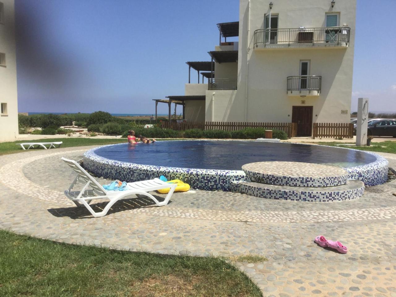Aphrodite Beachfront Apartment Ghaziveran Exterior photo